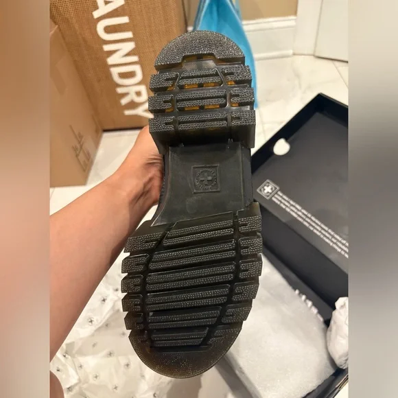 DrMartens X Marc Jacob Collab - Picture 9 of 9